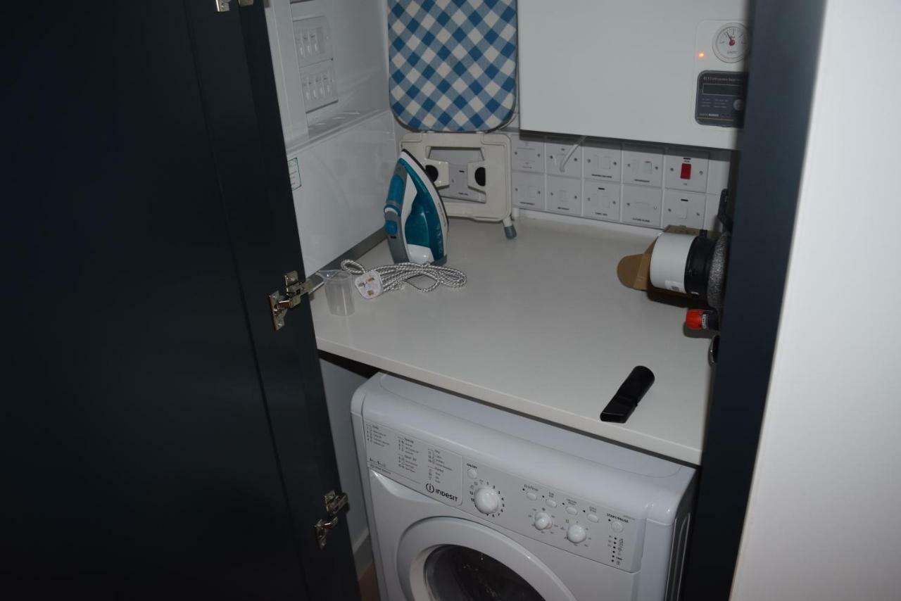 Island 3 Bedroom Luxury Apartments, Canary Wharf Apartment