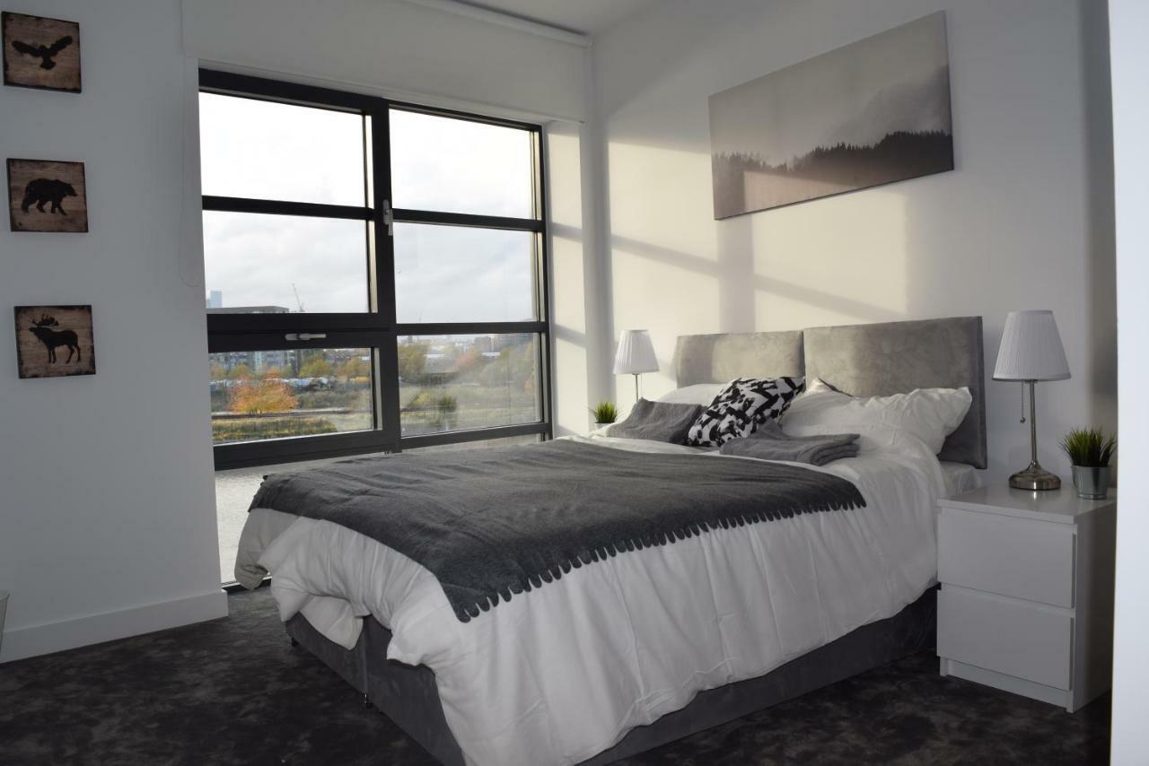 Island 3 Bedroom Luxury Apartments, Canary Wharf Apartment