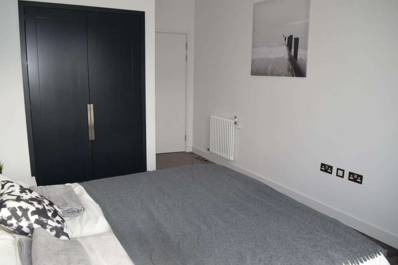 Apartment Island 3 Bedroom Luxury Apartments, Canary Wharf London