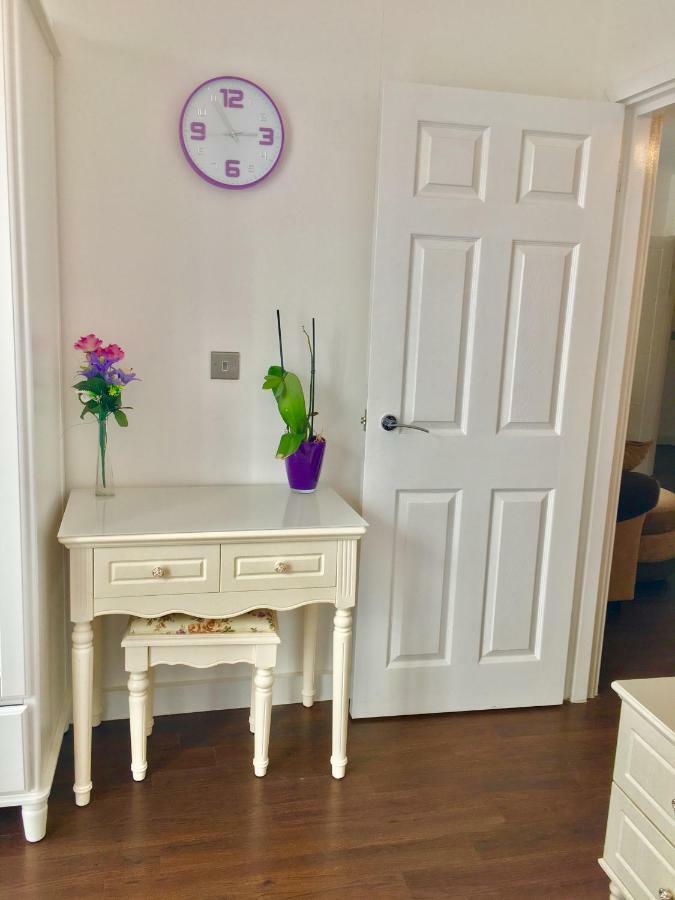2-bedrooms Apartment, Lounge, Balcony * Londen