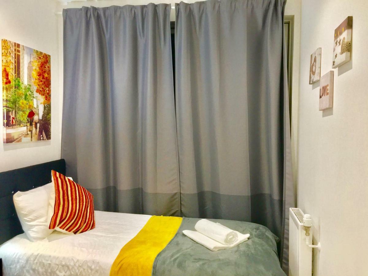 Excel 2 Bedrooms River View London