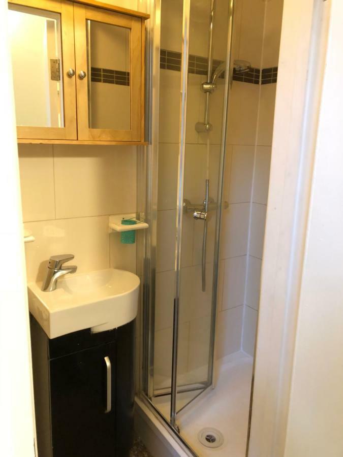 Bed & Breakfast Tourian Lounge Hotel London