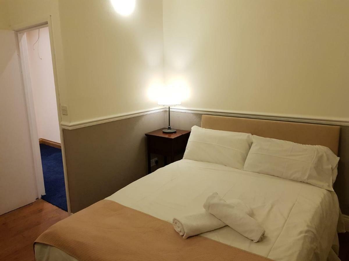 Tourian Lounge Hotel Bed & Breakfast 3*
