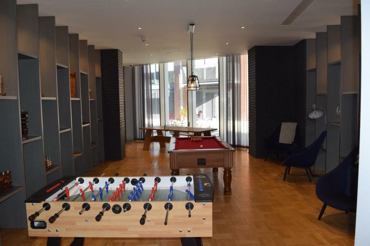 Island 3 Bedroom Luxury Apartments, Canary Wharf Apartment London