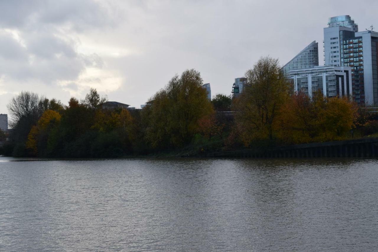 Island 3 Bedroom Luxury Apartments, Canary Wharf Apartment *