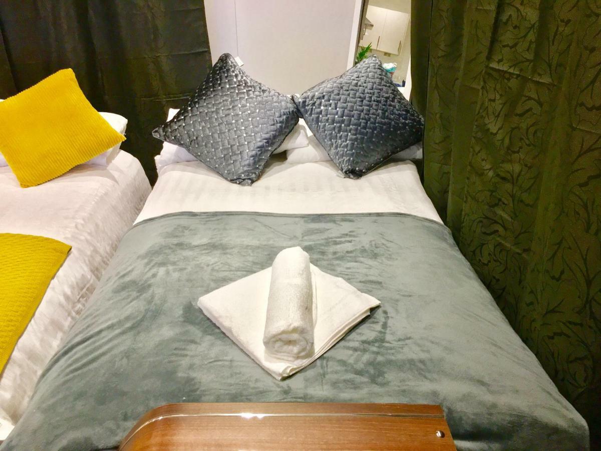 Excel 2 Bedrooms River View Leilighet London