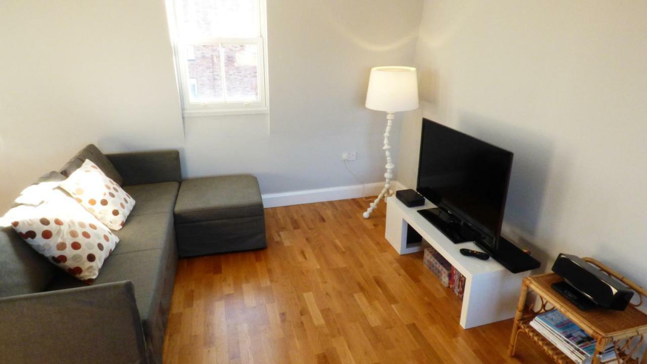 Trendy 2 Bedroom In Vibrant Shoreditch, Zone 1 Free Wifi - Sleeps 4+2 Londen