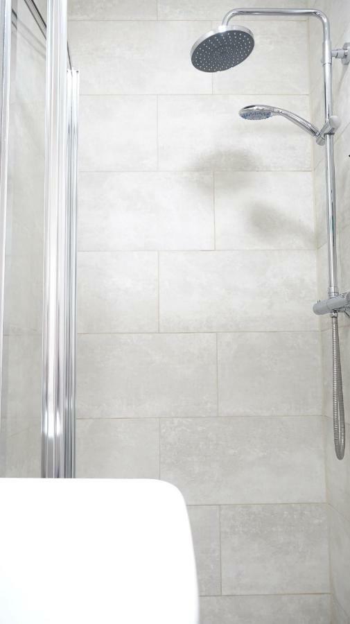 Privatunterkunft Heathrow Ensuite Rooms- Auto Check In *