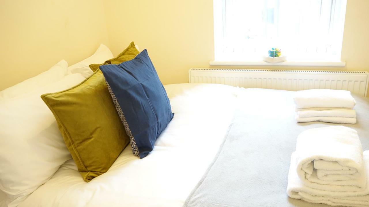 Privatunterkunft Heathrow Ensuite Rooms- Auto Check In Stanwell
