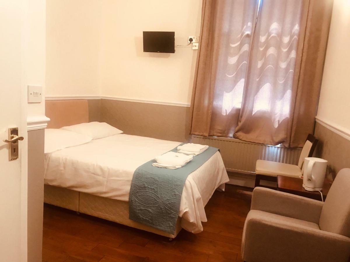 Bed & Breakfast Tourian Lounge Hotel London