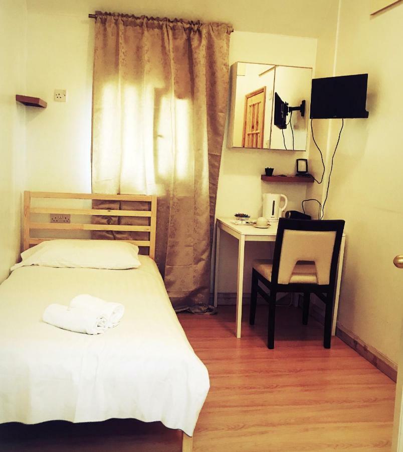Tourian Lounge Hotel 3* London