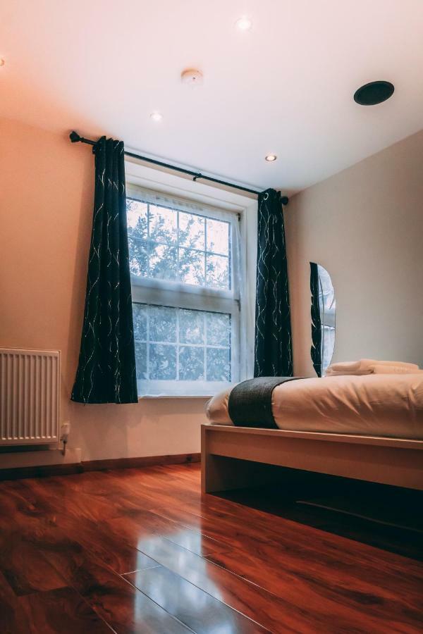 Quality Stay,2 Bed Near The Centre, 2min Walk From Metro Station Lejlighed London