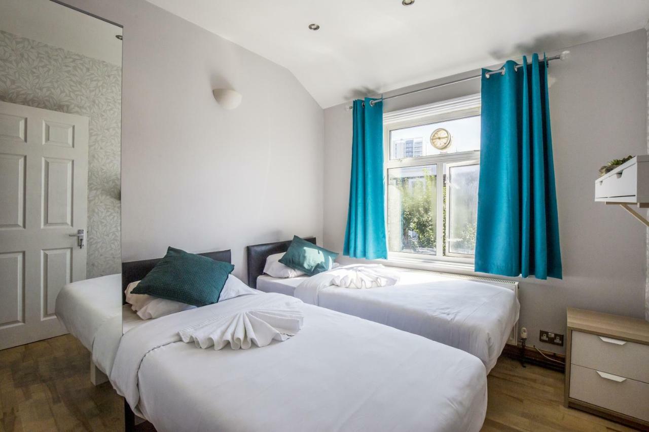 My Chic St. Pancras Apartment *