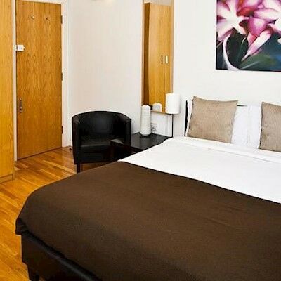 Hyde Park Executive Aparthotel 4*
