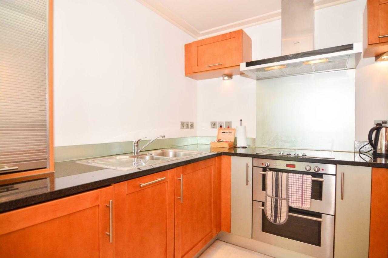 Canary Wharf - Corporate Riverside Apartments Apartment *