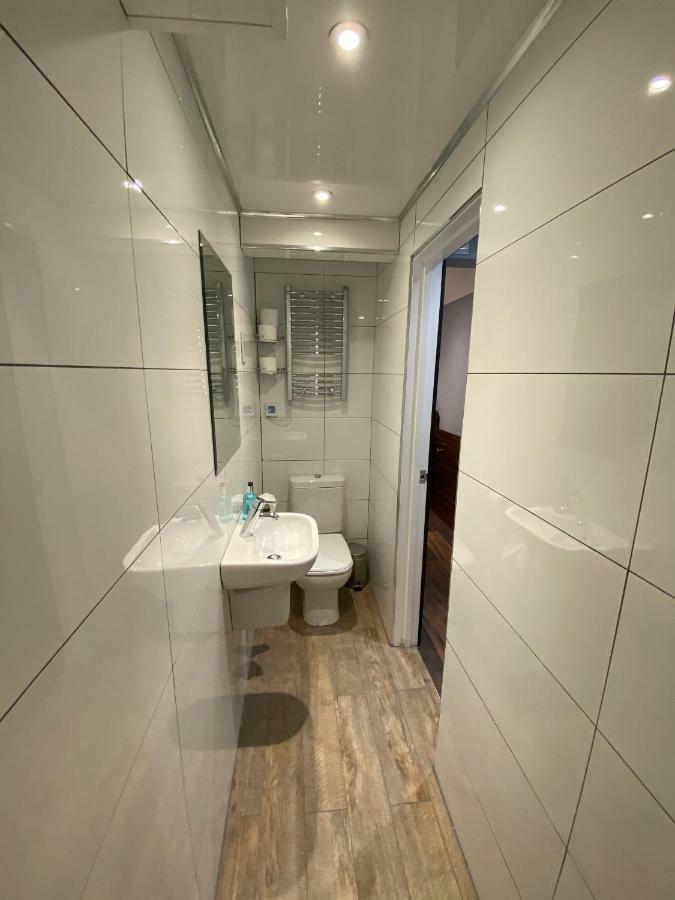 Crestfield Hotell