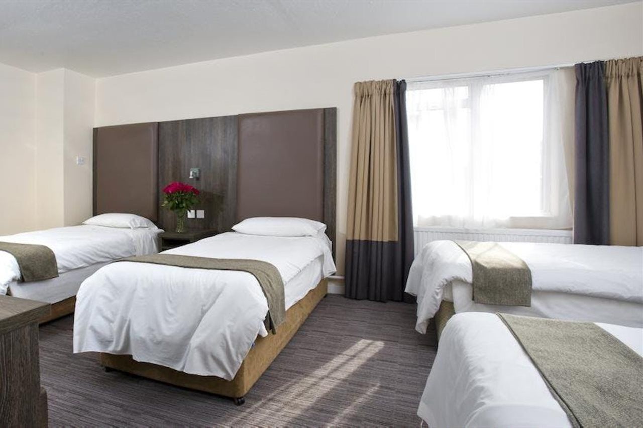 Lily Hotel