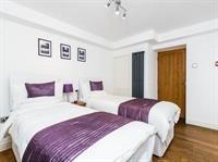 Battersea Apartment *