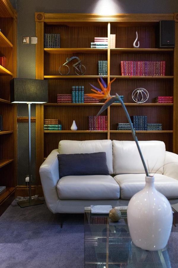 Henley House 4*