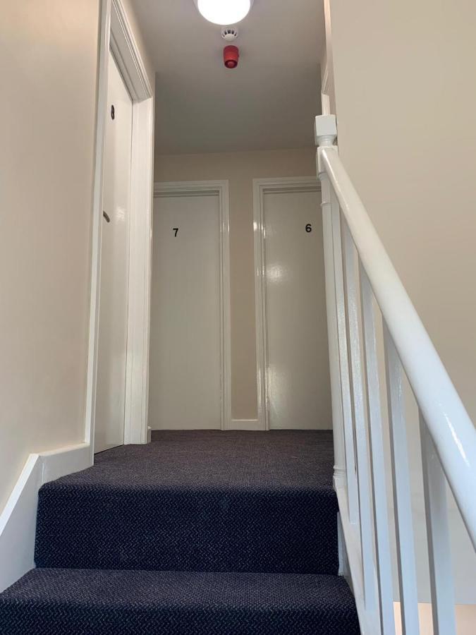 Herberg Spacious King Bed Near Denmark Hill Station *