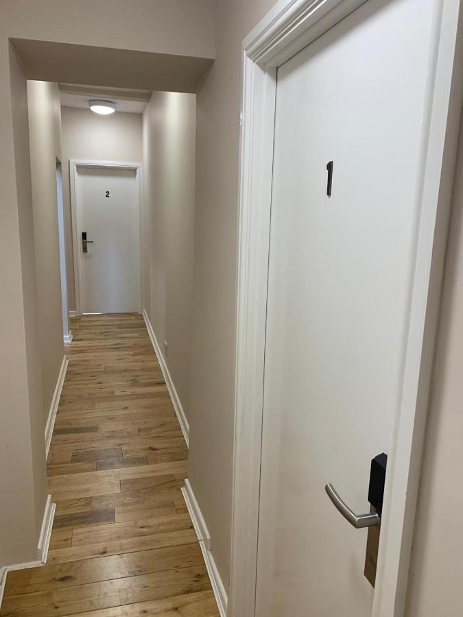 Spacious King Bed Near Denmark Hill Station * Londen
