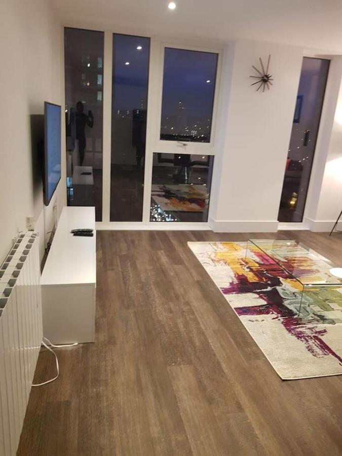 Lägenhet High View Two Bedroom In Woolwich *