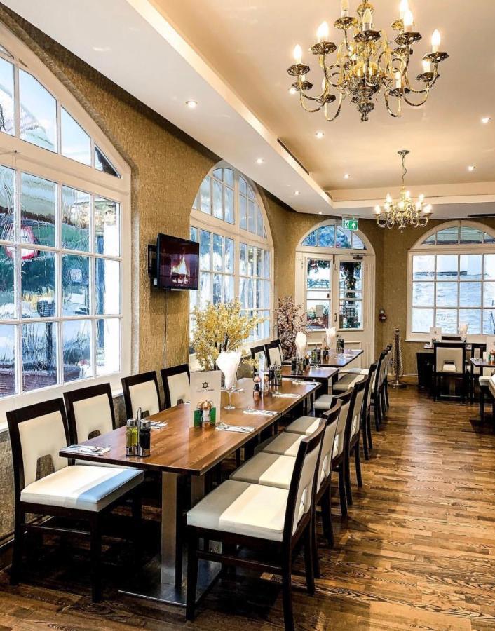 Tourian Lounge Hotel 3* London
