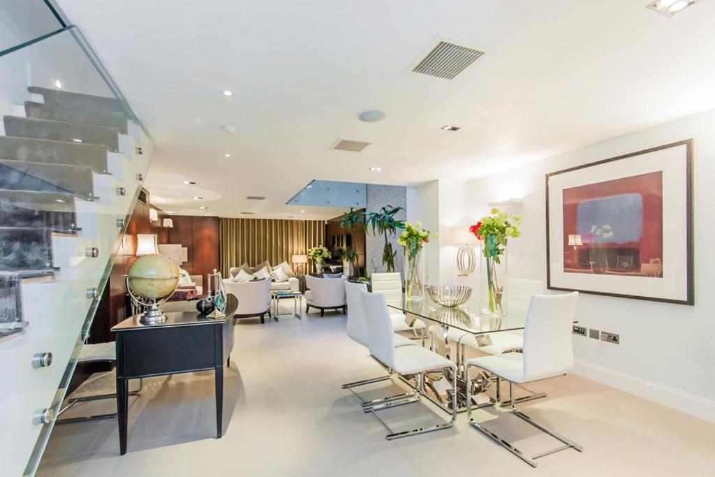 Lägenhet Radnor House London