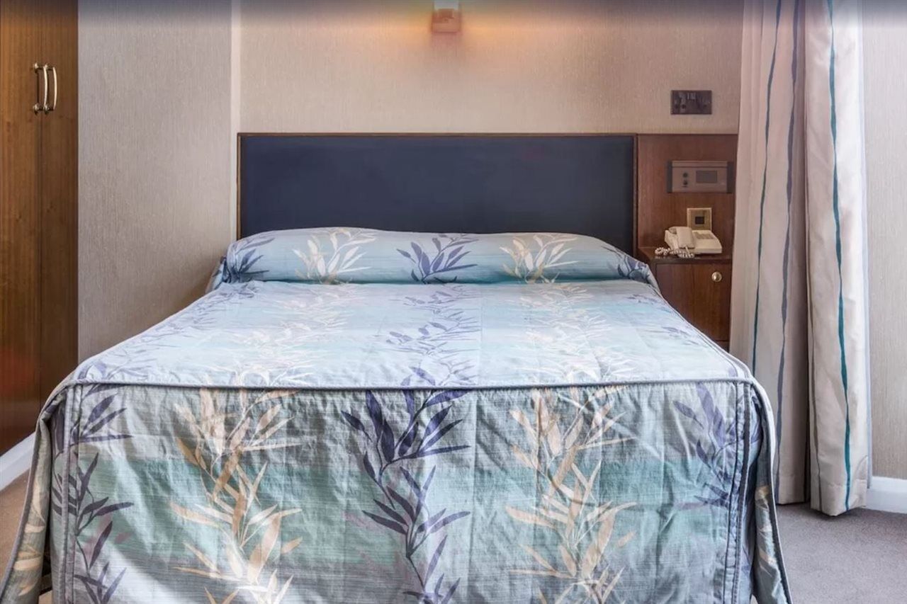 Mitre House 3*