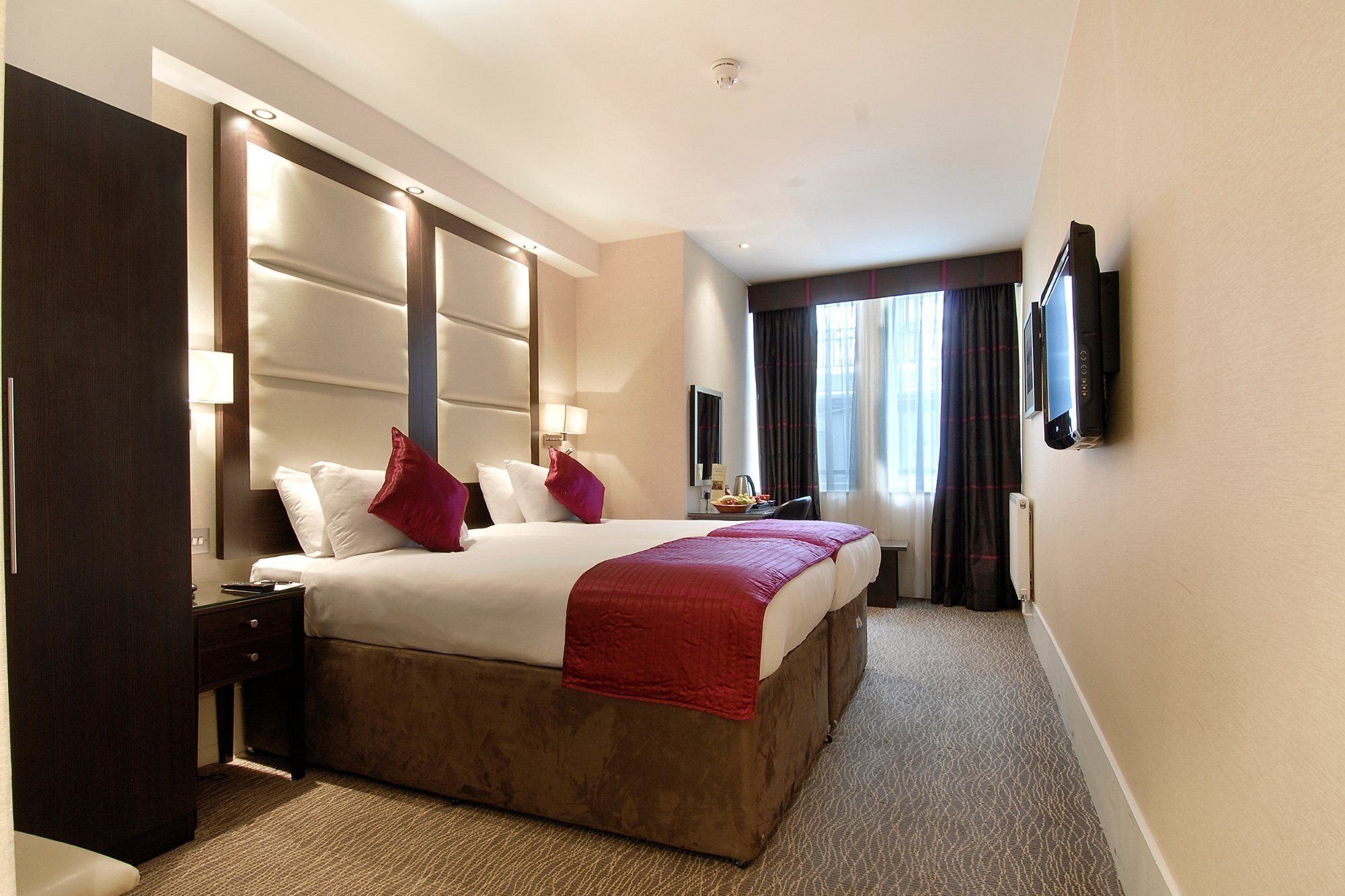 Hotel Grand Royale Hyde Park