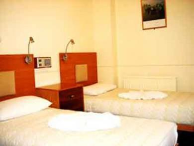 Mowbray Court 3* London
