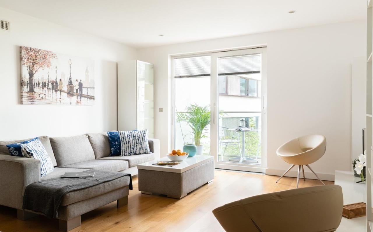 Fabulous 3 Bed 2 Bath Near Victoria Station Lejlighed London