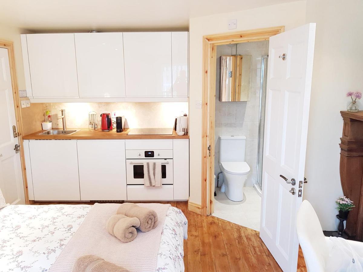 Pretty Maida Vale Apartment