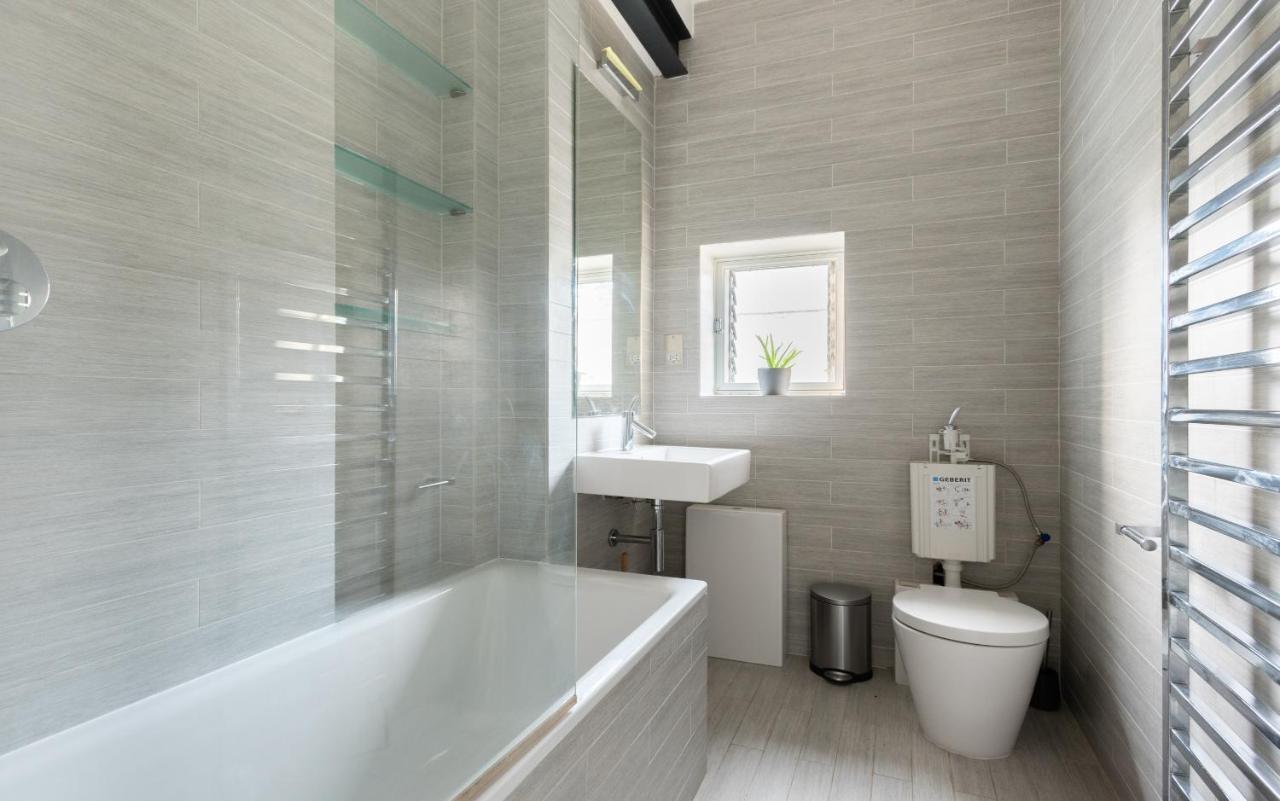 The Holland Park Escape - Modern & 2bdr Flat * London