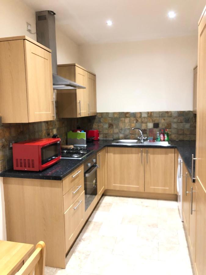 Greater Holiday Let @ Hanwell Apartment