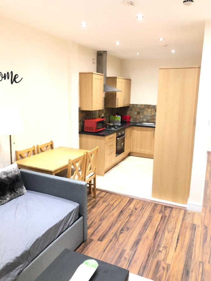 Apartment Greater Holiday Let @ Hanwell London
