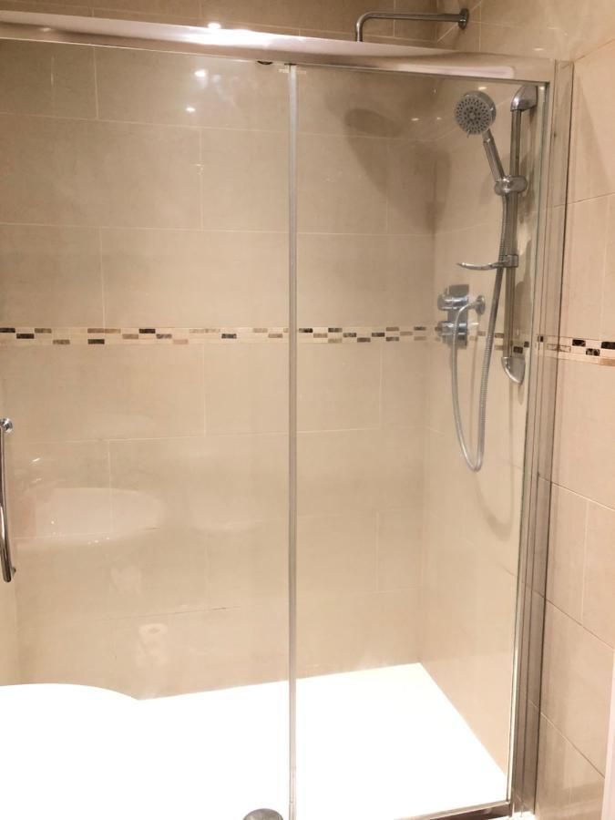 Greater Holiday Let @ Hanwell London