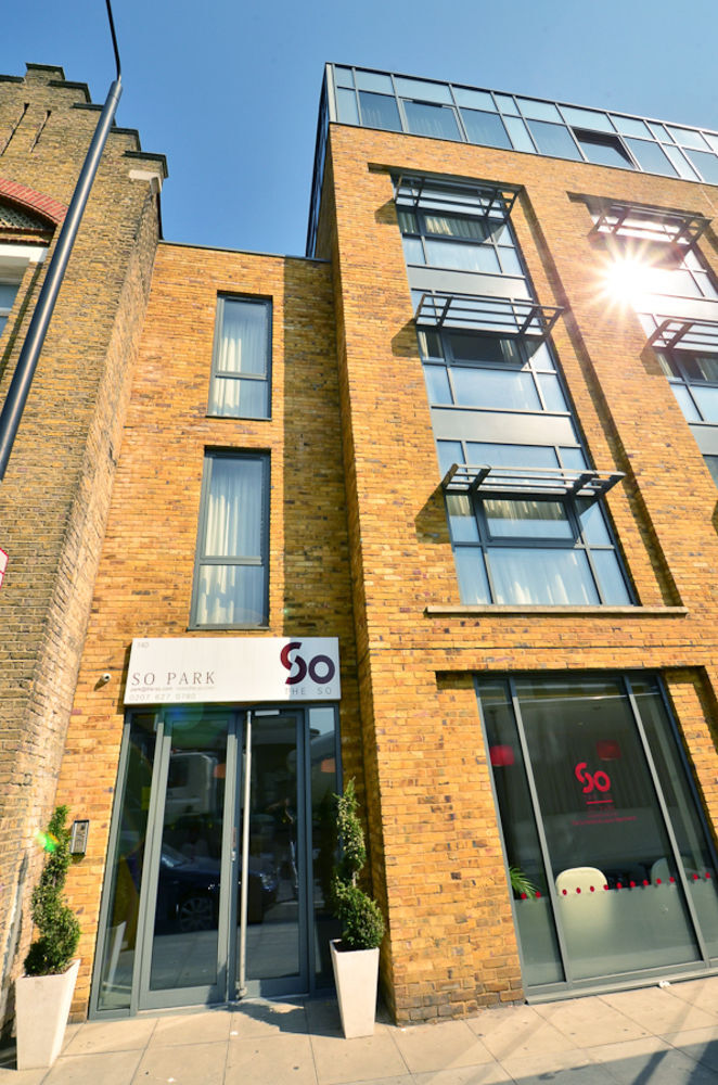 Aparthotel Axiom Park London