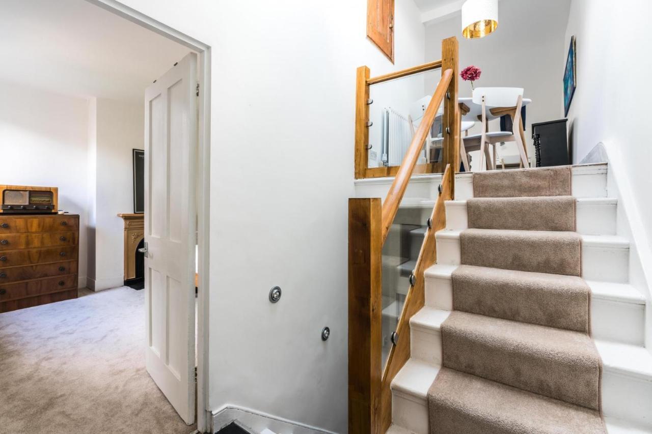 New Amazing 1 Bedroom Flat In Trendy Highbury * Londen