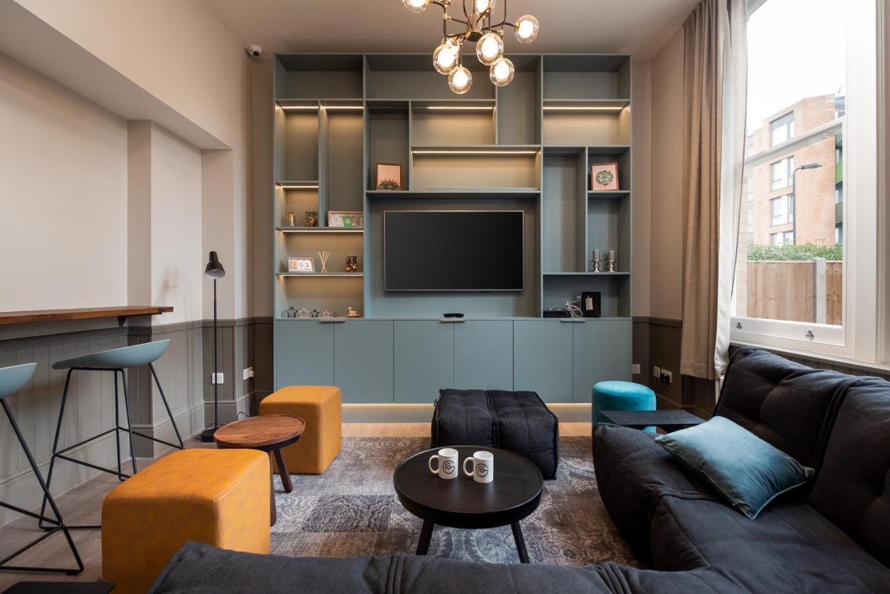 Queen's Drive Aparthotel London