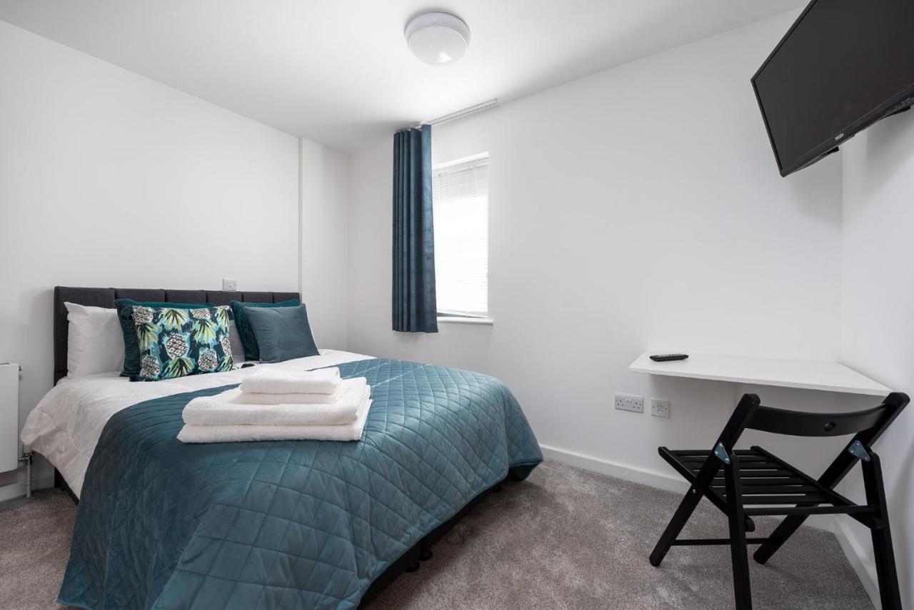 Queen's Drive Aparthotel