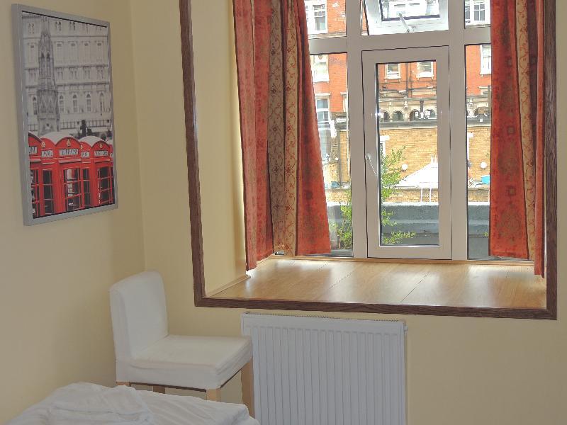 Dolphin - The 3* Londen