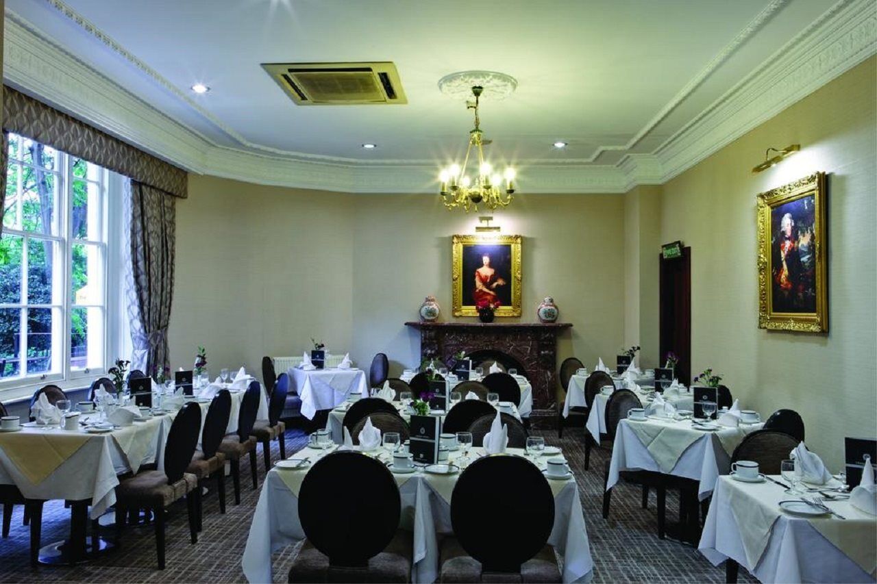 Grange White Hall 4*
