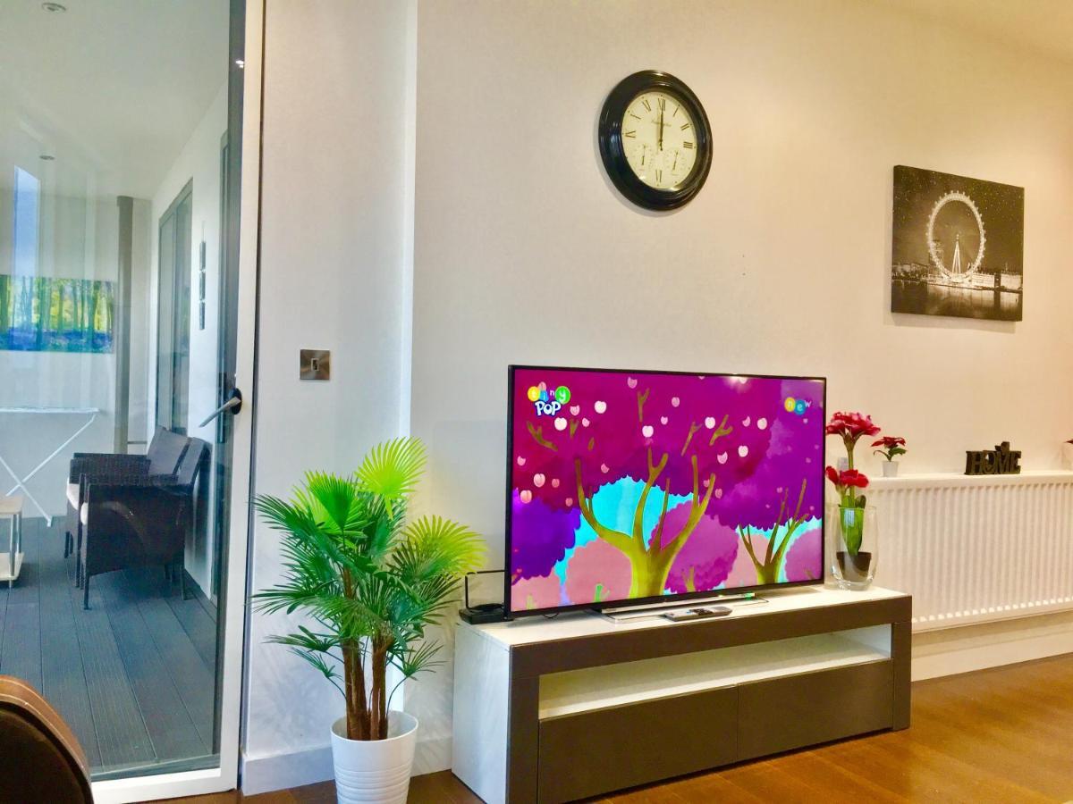 Excel 2 Bedrooms River View London