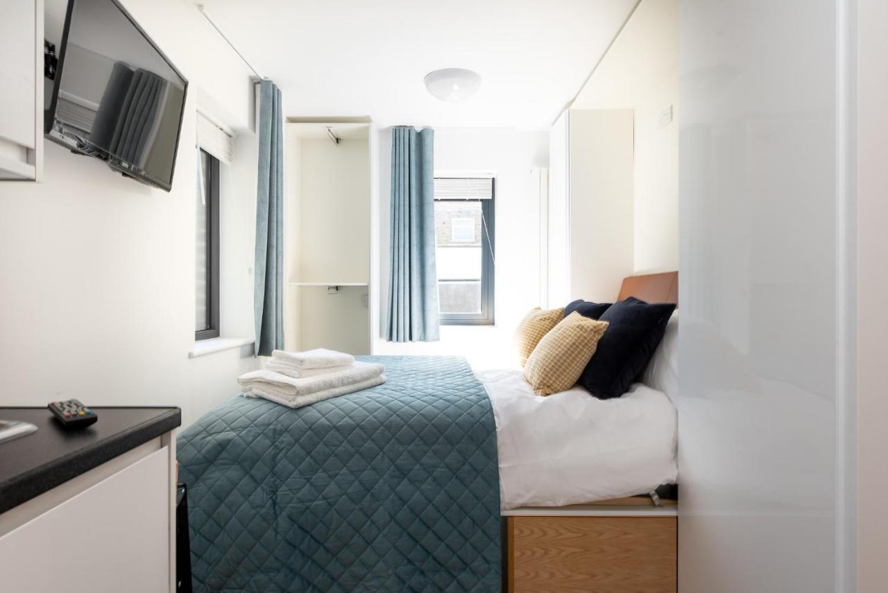 Aparthotel Queen's Drive 3*