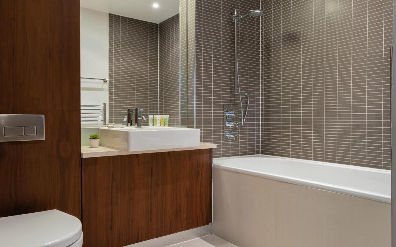 Fabulous 3 Bed 2 Bath Near Victoria Station Lejlighed *