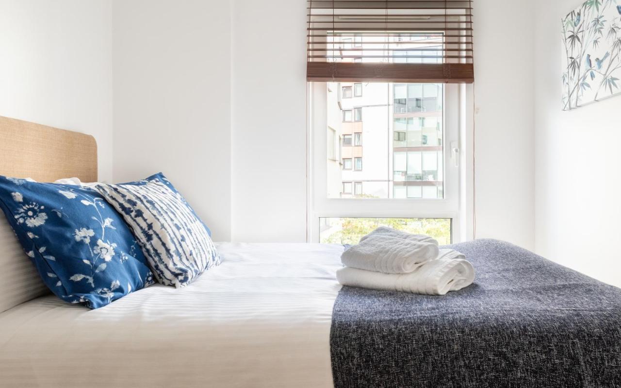 Fabulous 3 Bed 2 Bath Near Victoria Station Lejlighed *