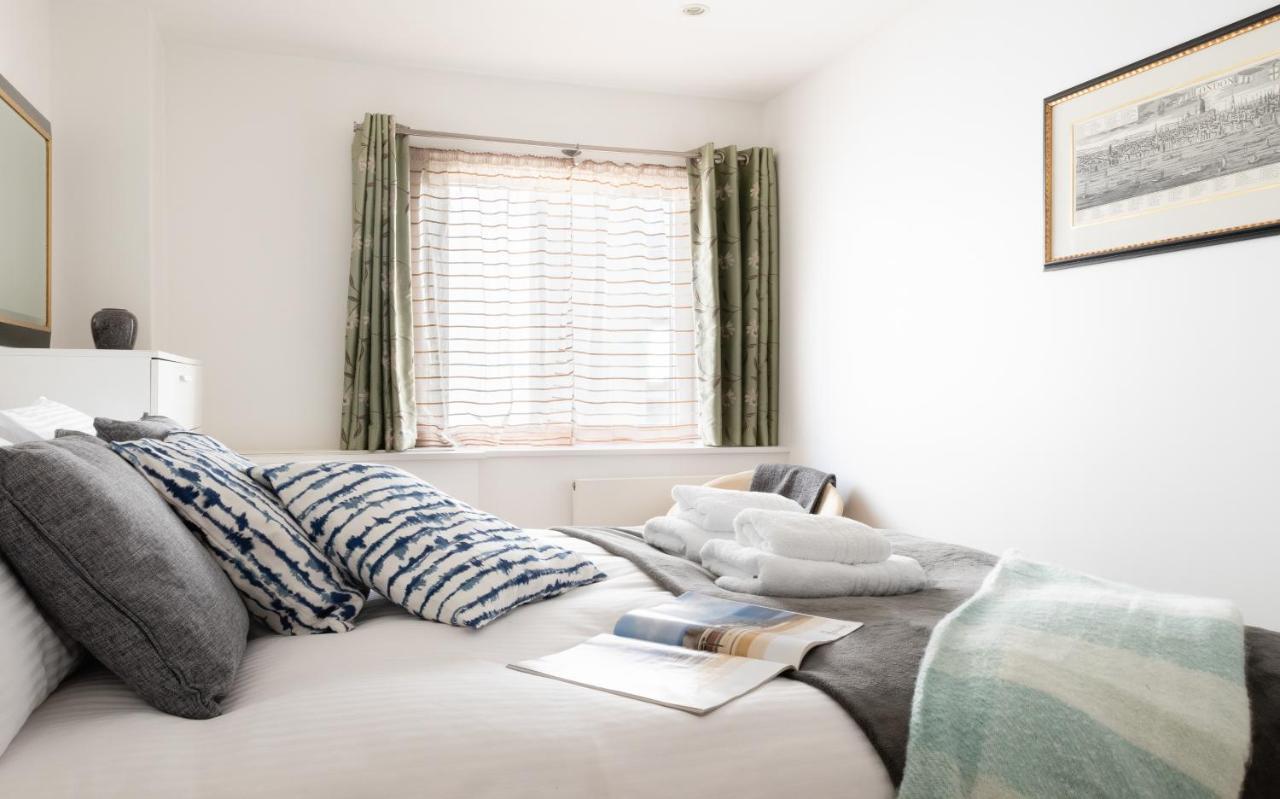 Fabulous 3 Bed 2 Bath Near Victoria Station London