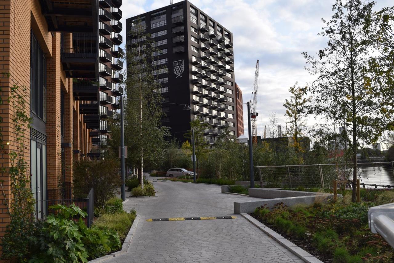 Island 3 Bedroom Luxury Apartments, Canary Wharf Apartment London