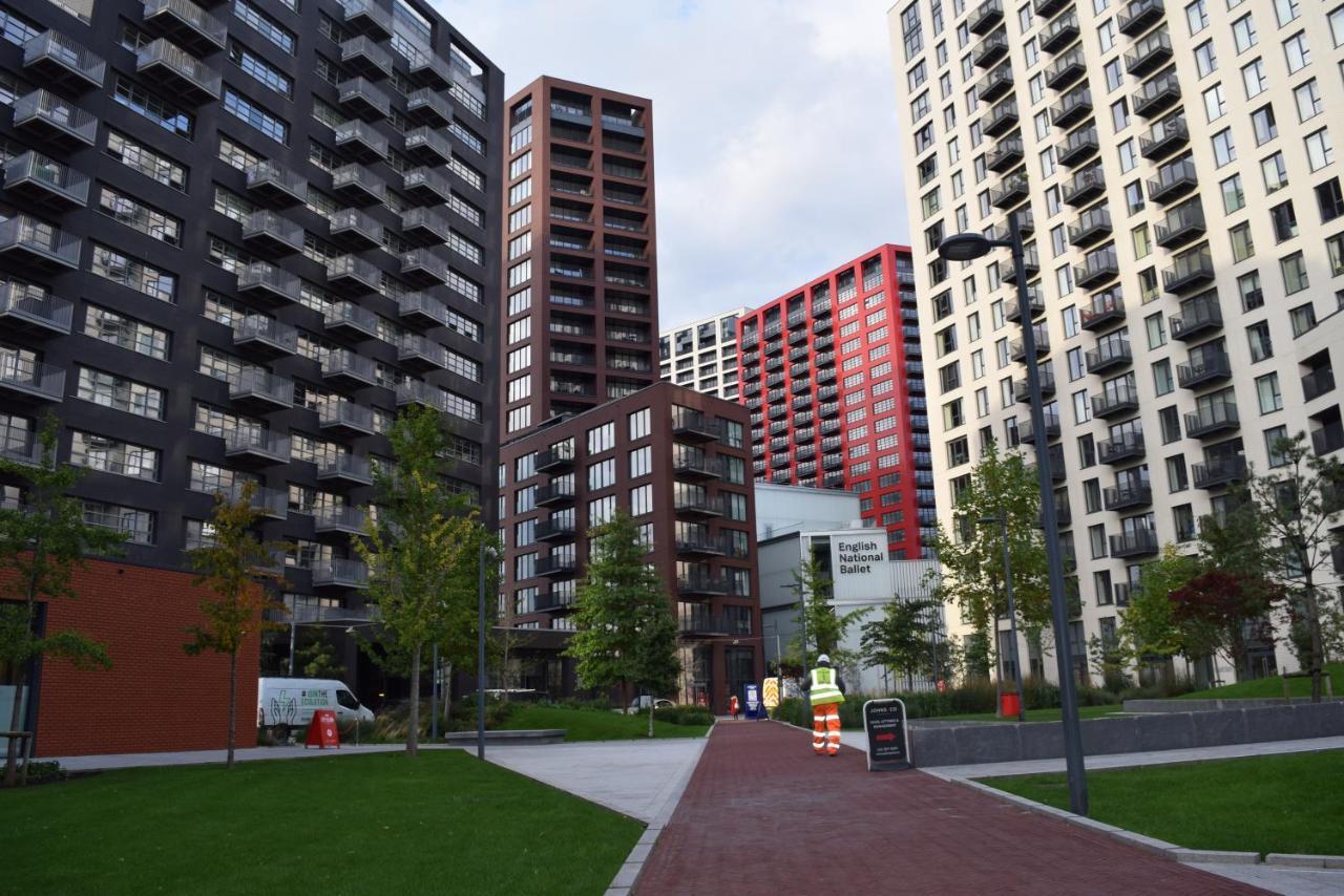 Island 3 Bedroom Luxury Apartments, Canary Wharf *